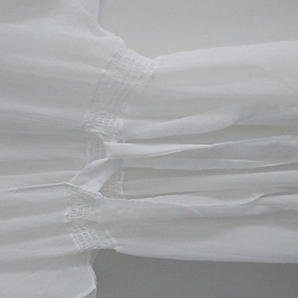 Swimsuit cover/shawl with jeans. - Picture 2 of 4